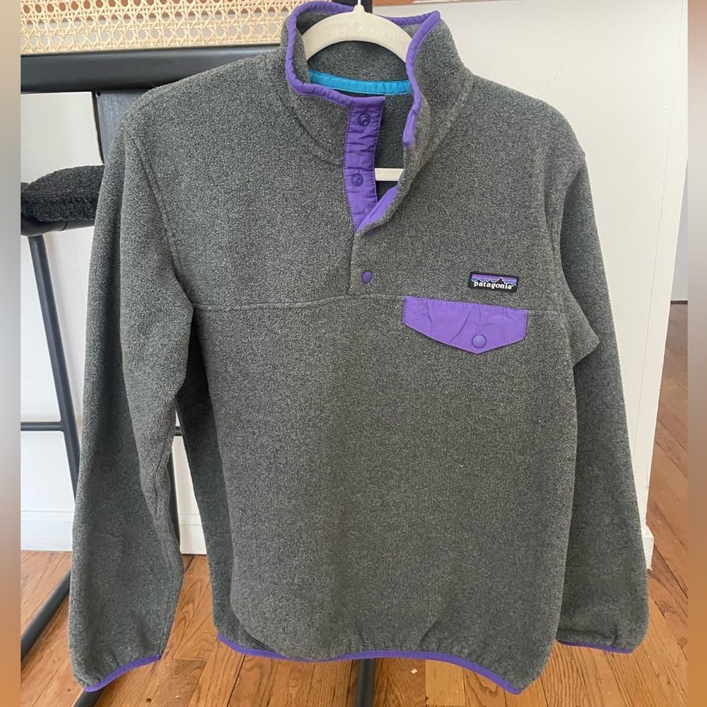 LIKE NEW Classic Patagonia Fleece Pullover Gray and Purple